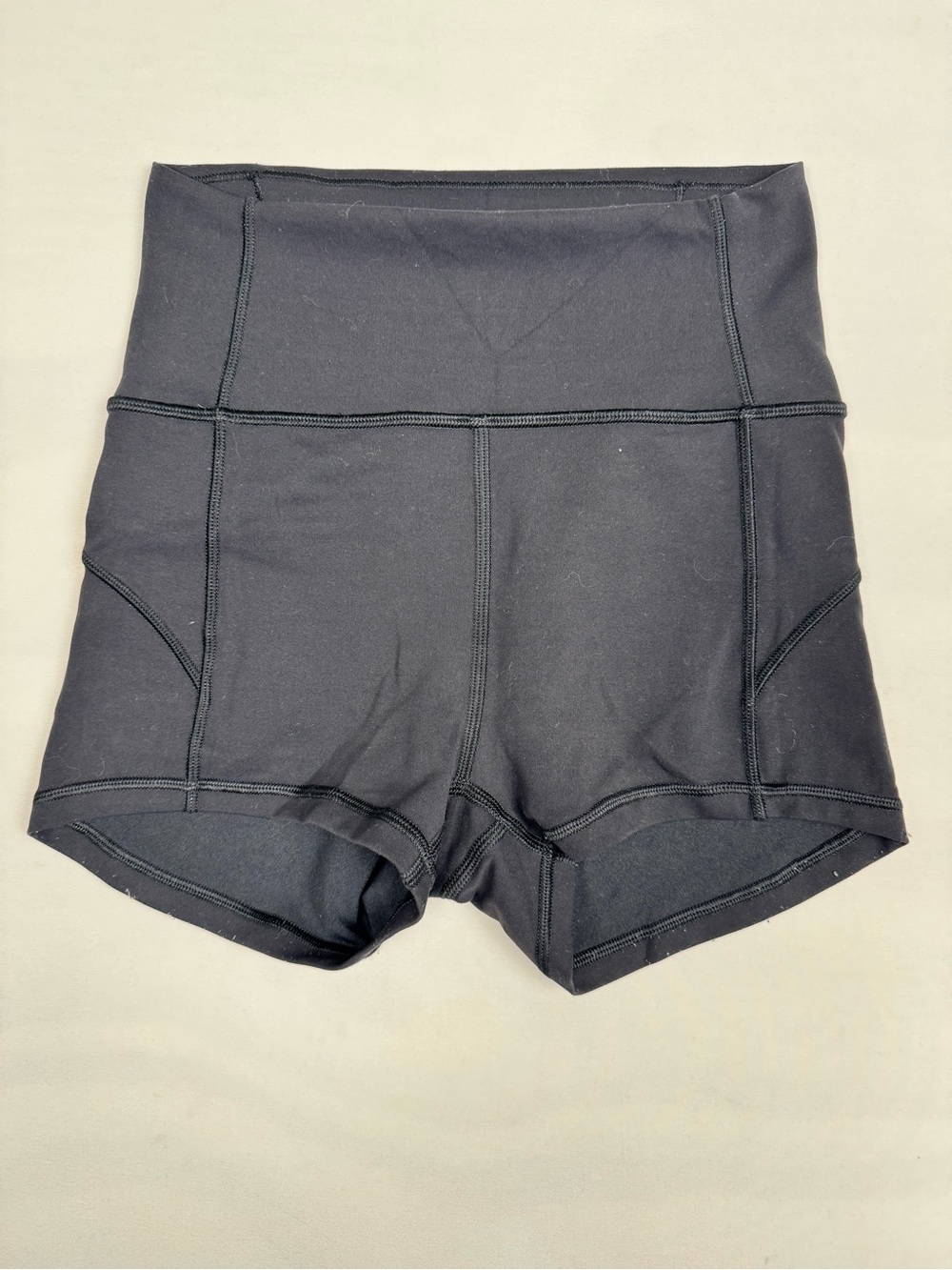 Lululemon In Movement Short *Everlux 2.5" Black Women’s 2 Retail $48